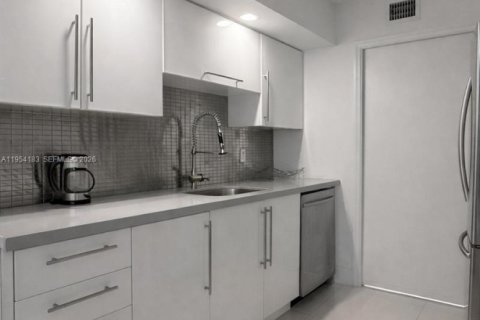 Снять в аренду кондоминиум в Майами-Бич, Флорида 1 спальня, 75.07м2, № 2008965 - фото 10