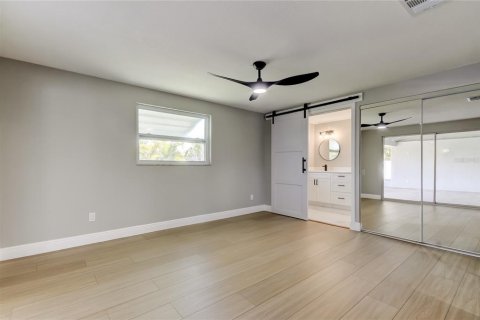 House in Tampa, Florida 4 bedrooms, 171.4 sq.m. № 1751733 - photo 23