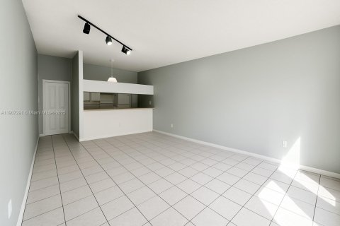 Copropriété à vendre à Hialeah, Floride: 2 chambres, 83.61 m2 № 1964032 - photo 8