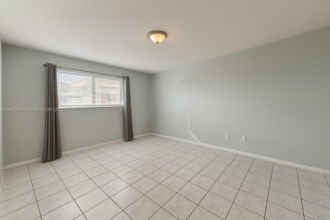 Copropriété à vendre à Hialeah, Floride: 2 chambres, 83.61 m2 № 1964032 - photo 11