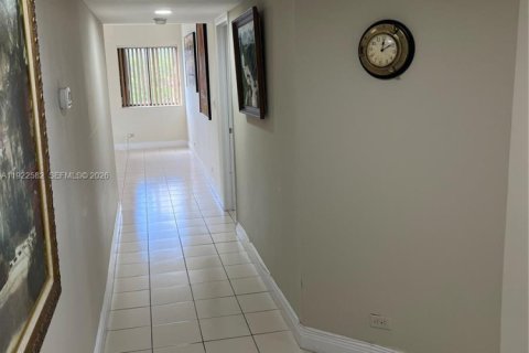 Condo in Miami, Florida, 2 bedrooms  № 2086331 - photo 6