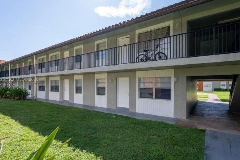 Condo in North Lauderdale, Florida, 1 bedroom  № 2153244