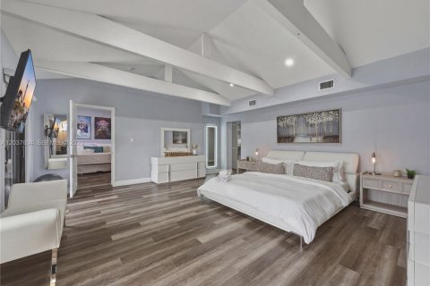 Villa ou maison à vendre à Miami, Floride: 4 chambres, 217.39 m2 № 2260285 - photo 12