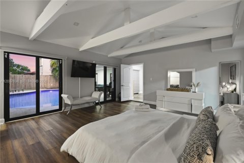 Villa ou maison à vendre à Miami, Floride: 4 chambres, 217.39 m2 № 2260285 - photo 11