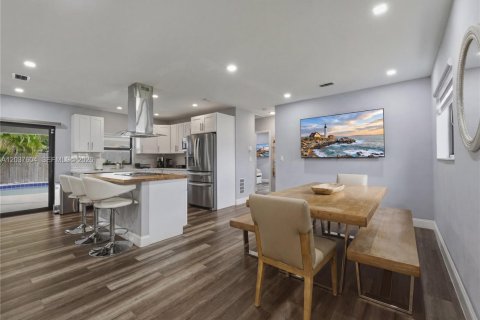 Villa ou maison à vendre à Miami, Floride: 4 chambres, 217.39 m2 № 2260285 - photo 9