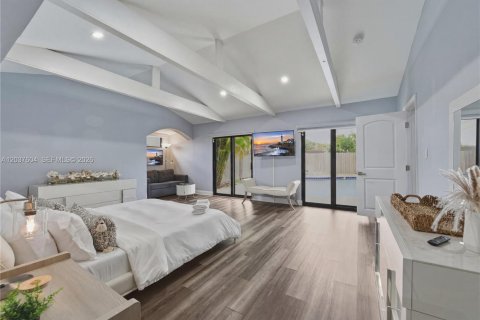 Villa ou maison à vendre à Miami, Floride: 4 chambres, 217.39 m2 № 2260285 - photo 14