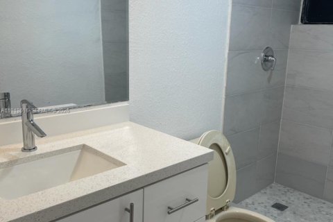 Снять в аренду кондоминиум в Майами, Флорида 2 спальни, 71.91м2, № 2006014 - фото 10