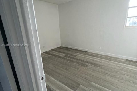 Снять в аренду кондоминиум в Майами, Флорида 2 спальни, 71.91м2, № 2006014 - фото 11