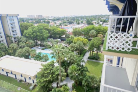 Снять в аренду кондоминиум в Майами, Флорида 2 спальни, 71.91м2, № 2006014 - фото 22