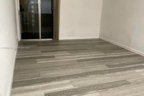 Снять в аренду кондоминиум в Майами, Флорида 2 спальни, 71.91м2, № 2006014 - фото 16