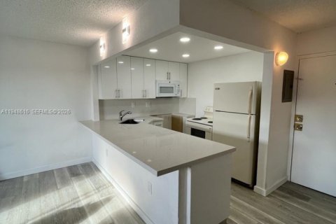 Снять в аренду кондоминиум в Майами, Флорида 2 спальни, 71.91м2, № 2006014 - фото 3