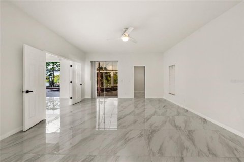 Villa ou maison à vendre à Port Charlotte, Floride: 4 chambres, 366.59 m2 № 1344175 - photo 10