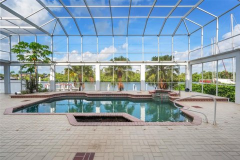 Villa ou maison à vendre à Port Charlotte, Floride: 4 chambres, 366.59 m2 № 1344175 - photo 3