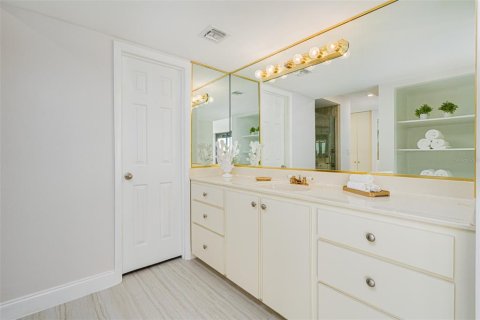 Condo in Daytona Beach, Florida, 2 bedrooms  № 1534121 - photo 23