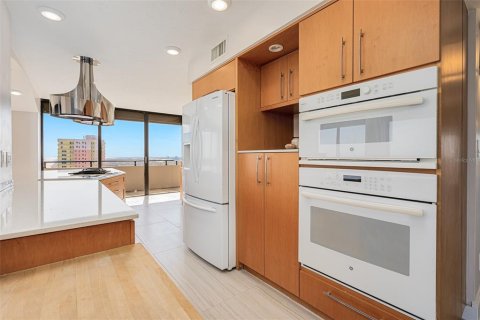 Condo in Daytona Beach, Florida, 2 bedrooms  № 1534121 - photo 12