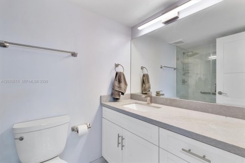 Condo in Hallandale Beach, Florida, 2 bedrooms  № 2077990 - photo 19