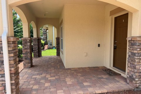 House in Davenport, Florida 4 bedrooms, 312.52 sq.m. № 1631352 - photo 4