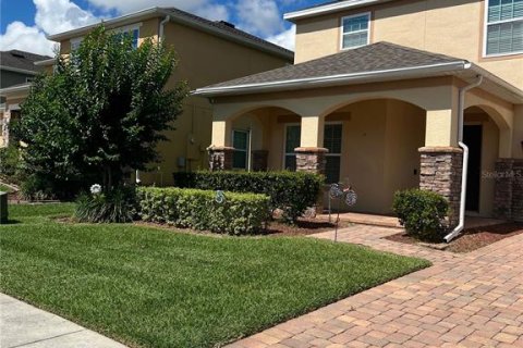 House in Davenport, Florida 4 bedrooms, 312.52 sq.m. № 1631352 - photo 3