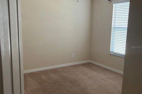 House in Davenport, Florida 4 bedrooms, 312.52 sq.m. № 1631352 - photo 9