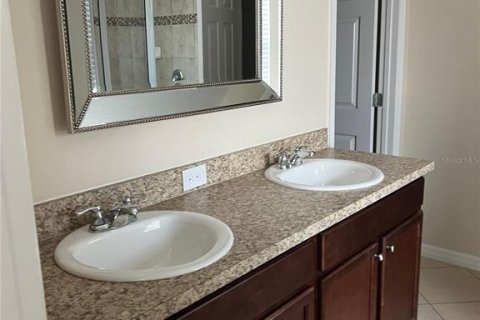 House in Davenport, Florida 4 bedrooms, 312.52 sq.m. № 1631352 - photo 11