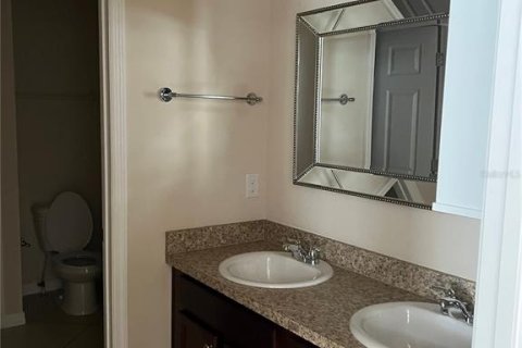 House in Davenport, Florida 4 bedrooms, 312.52 sq.m. № 1631352 - photo 14