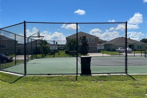 House in Davenport, Florida 4 bedrooms, 312.52 sq.m. № 1631352 - photo 20