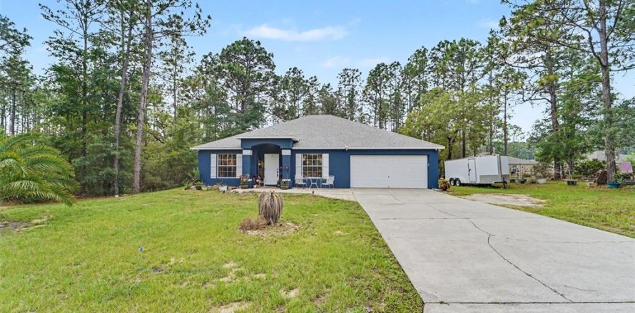 House in Citrus Springs, Florida 3 bedrooms, 173.17 sq.m. № 2226346