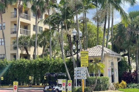 Copropriété à louer à Doral, Floride: 2 chambres, 111.2 m2 № 1892748 - photo 3