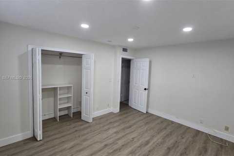 House in Weston, Florida 2 bedrooms, 117.06 sq.m. № 2283097 - photo 22