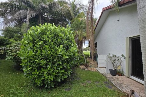 House in Weston, Florida 2 bedrooms, 117.06 sq.m. № 2283097 - photo 29