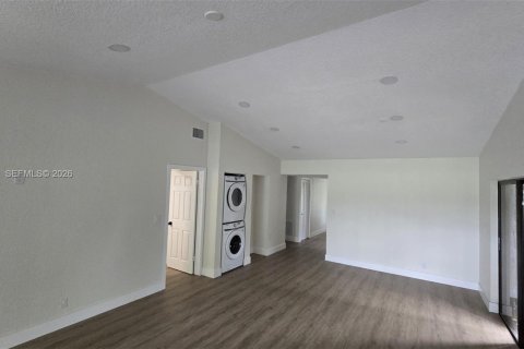 House in Weston, Florida 2 bedrooms, 117.06 sq.m. № 2283097 - photo 14