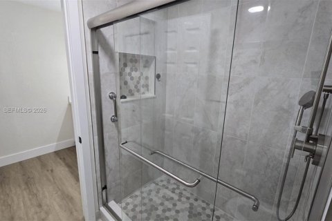 House in Weston, Florida 2 bedrooms, 117.06 sq.m. № 2283097 - photo 25