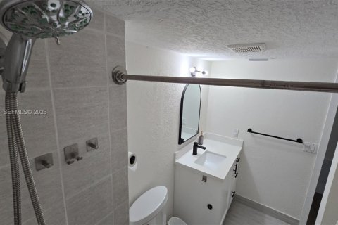 House in Weston, Florida 2 bedrooms, 117.06 sq.m. № 2283097 - photo 27