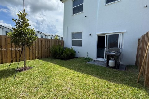 Townhouse in Homestead, Florida 4 bedrooms, 167.87 sq.m. № 1838652 - photo 3