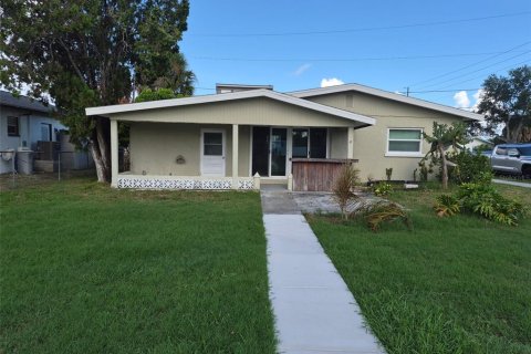 House in Hudson, Florida 2 bedrooms, 72.84 sq.m. № 2210973 - photo 2