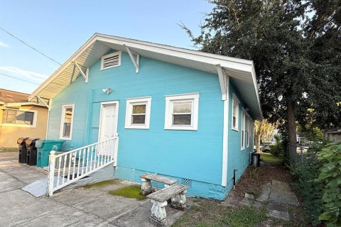House in Orlando, Florida 3 bedrooms, 137.87 sq.m. № 2314117 - photo 3