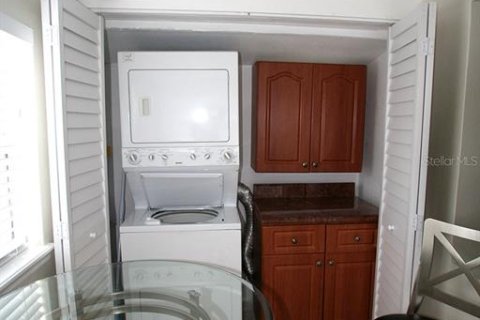 House in Orlando, Florida 3 bedrooms, 137.87 sq.m. № 2314117 - photo 20