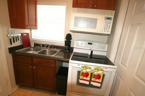 House in Orlando, Florida 3 bedrooms, 137.87 sq.m. № 2314117 - photo 23
