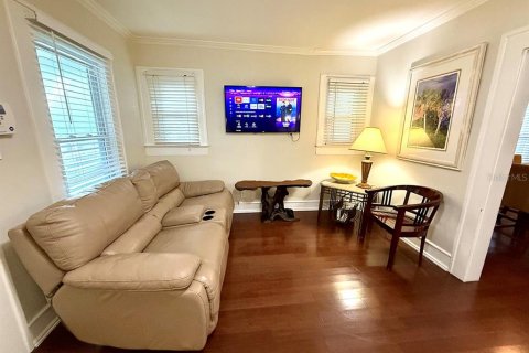 House in Orlando, Florida 3 bedrooms, 137.87 sq.m. № 2314117 - photo 8