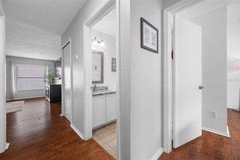 Casa en venta en Odessa, Florida, 4 dormitorios, 181.16 m2 № 2225844 - foto 25