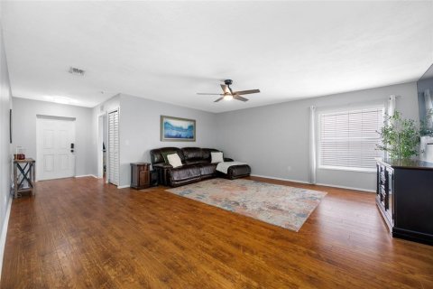 Casa en venta en Odessa, Florida, 4 dormitorios, 181.16 m2 № 2225844 - foto 11