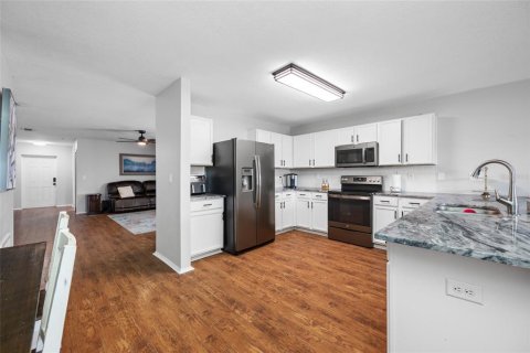 Casa en venta en Odessa, Florida, 4 dormitorios, 181.16 m2 № 2225844 - foto 8