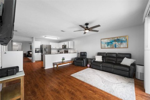 Casa en venta en Odessa, Florida, 4 dormitorios, 181.16 m2 № 2225844 - foto 17