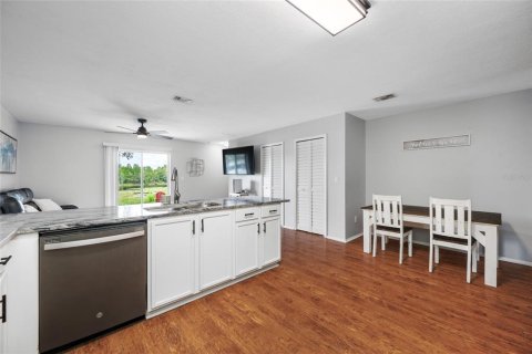 Casa en venta en Odessa, Florida, 4 dormitorios, 181.16 m2 № 2225844 - foto 9