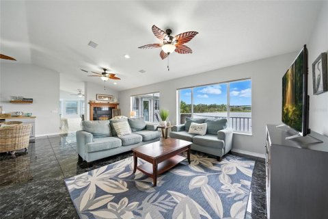 House in Crystal River, Florida 4 bedrooms, 408.21 sq.m. № 1919149 - photo 9