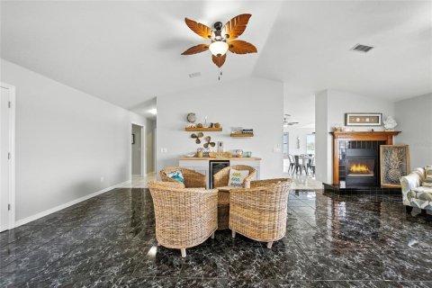 House in Crystal River, Florida 4 bedrooms, 408.21 sq.m. № 1919149 - photo 7
