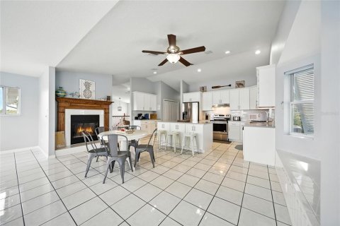 House in Crystal River, Florida 4 bedrooms, 408.21 sq.m. № 1919149 - photo 18