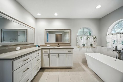 House in Crystal River, Florida 4 bedrooms, 408.21 sq.m. № 1919149 - photo 22