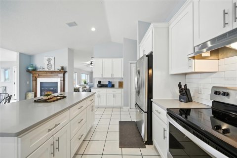 House in Crystal River, Florida 4 bedrooms, 408.21 sq.m. № 1919149 - photo 16