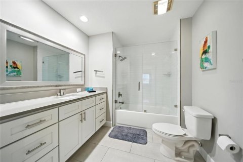 House in Crystal River, Florida 4 bedrooms, 408.21 sq.m. № 1919149 - photo 26